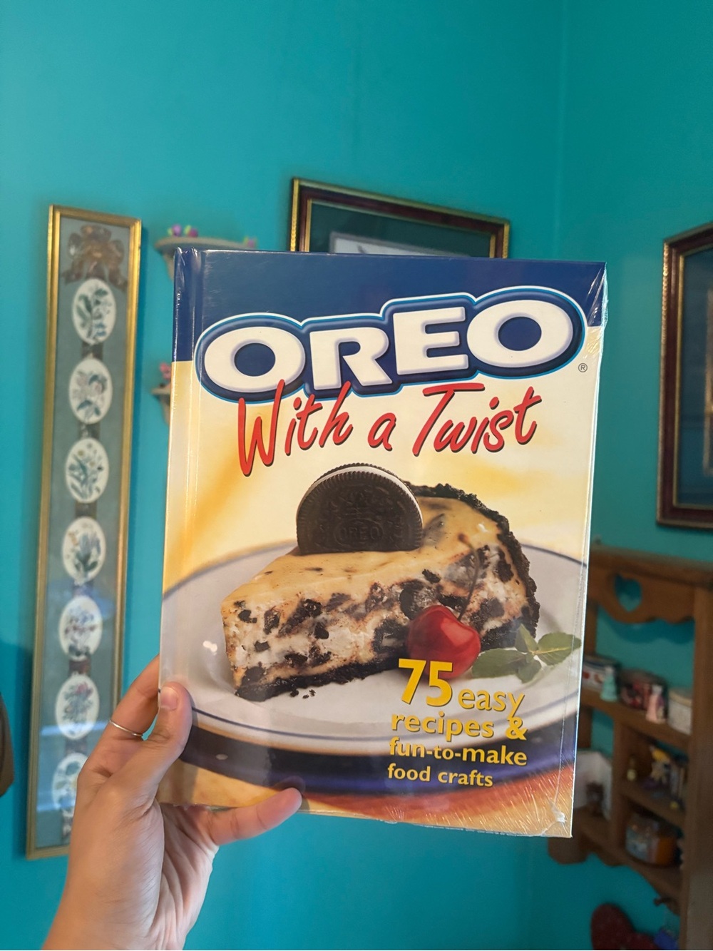 Vintage 1999 OREO WITH A TWIST Hardcover Recipe Cookbook - Shrink Wrap